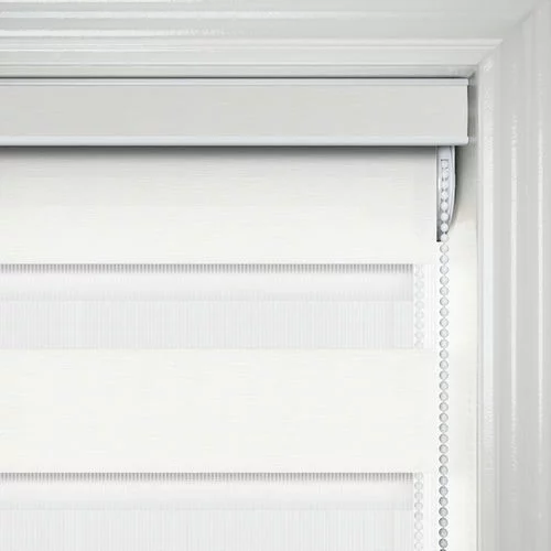 https://postmyblinds.co.uk/hub/blinds/day-and-night-blind/dellascala-pearl-white-day-and-night-blind-4.webp