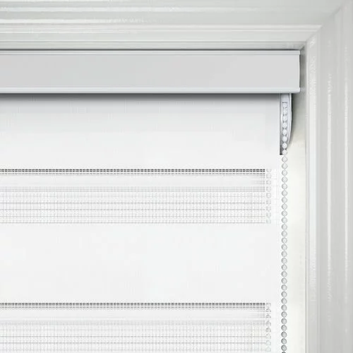 https://postmyblinds.co.uk/hub/blinds/day-and-night-blind/farnese-soft-white-day-and-night-blind-4.webp