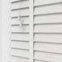 https://postmyblinds.co.uk/hub/blinds/faux-wood-blind/holly-lt-50mm-tape-faux-wood-blind-4.webp