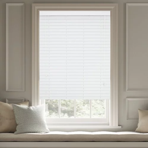 https://postmyblinds.co.uk/hub/blinds/faux-wood-blind/rosa-ls-50mm-slat-faux-wood-blind-2.webp