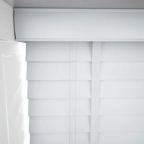 https://postmyblinds.co.uk/hub/blinds/faux-wood-blind/wood-impressions-ice-white-with-tapes-faux-wood-blind-3.webp