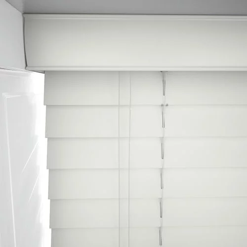 https://postmyblinds.co.uk/hub/blinds/faux-wood-blind/wood-impressions-soft-white-faux-wood-blind-4.webp