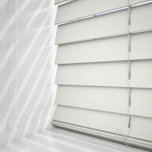 https://postmyblinds.co.uk/hub/blinds/faux-wood-blind/wood-impressions-soft-white-faux-wood-blind-5.webp