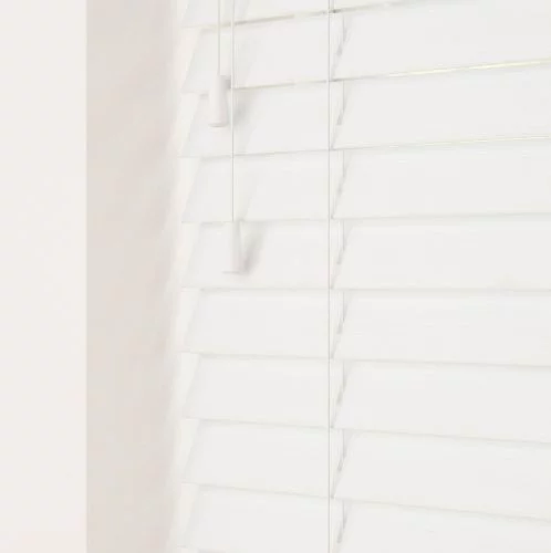 https://postmyblinds.co.uk/hub/blinds/faux-wood-blind/wren-ls-50mm-slat-faux-wood-blind-2.webp