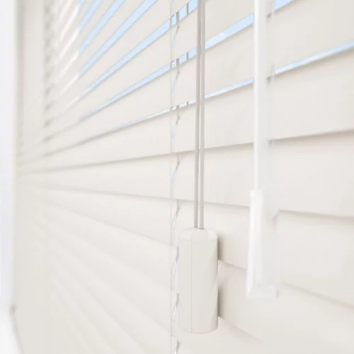 https://postmyblinds.co.uk/hub/blinds/metal-venetian-blind/charm-cds-metal-venetian-blind-2.webp