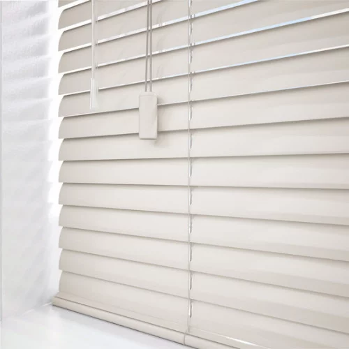 https://postmyblinds.co.uk/hub/blinds/metal-venetian-blind/charm-cds-metal-venetian-blind-3.webp