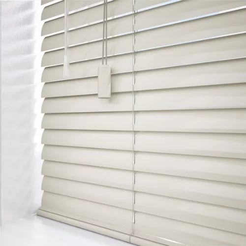 https://postmyblinds.co.uk/hub/blinds/metal-venetian-blind/claudia-cds-metal-venetian-blind-4.webp