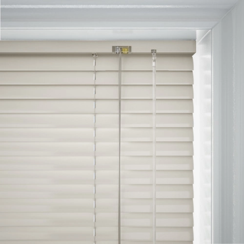 https://postmyblinds.co.uk/hub/blinds/metal-venetian-blind/danika-cds-metal-venetian-blind-6.webp