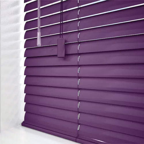 https://postmyblinds.co.uk/hub/blinds/metal-venetian-blind/henrietta-cds-metal-venetian-blind-4.webp