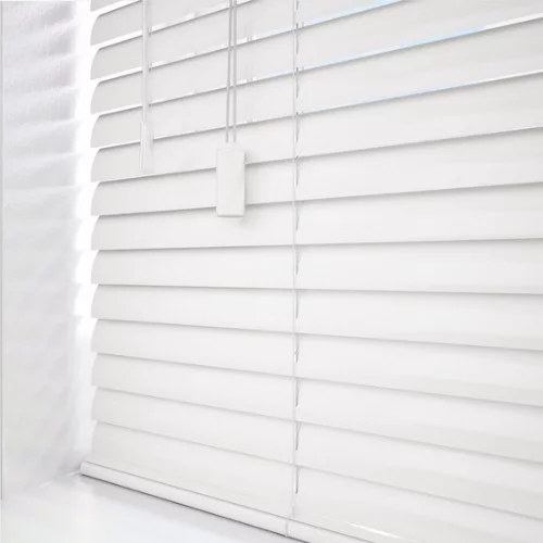 https://postmyblinds.co.uk/hub/blinds/metal-venetian-blind/indira-cds-metal-venetian-blind-4.webp