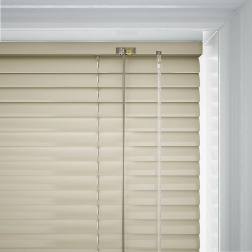 https://postmyblinds.co.uk/hub/blinds/metal-venetian-blind/kendall-cds-metal-venetian-blind-6.webp