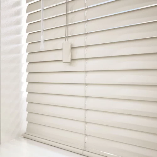 https://postmyblinds.co.uk/hub/blinds/metal-venetian-blind/klara-cds-metal-venetian-blind-4.webp