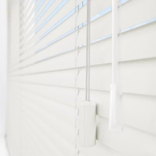 https://postmyblinds.co.uk/hub/blinds/metal-venetian-blind/kyra-cds-metal-venetian-blind-3.webp