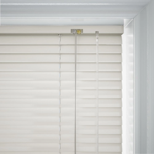 https://postmyblinds.co.uk/hub/blinds/metal-venetian-blind/kyra-cds-metal-venetian-blind-6.webp