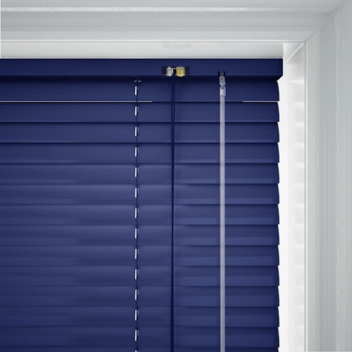 https://postmyblinds.co.uk/hub/blinds/metal-venetian-blind/leia-cds-metal-venetian-blind-6.webp