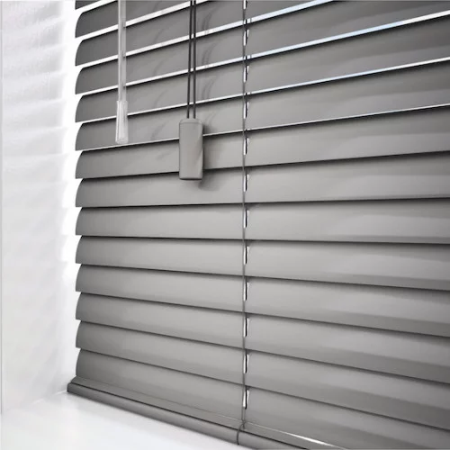 https://postmyblinds.co.uk/hub/blinds/metal-venetian-blind/mist-cds-metal-venetian-blind-4.webp