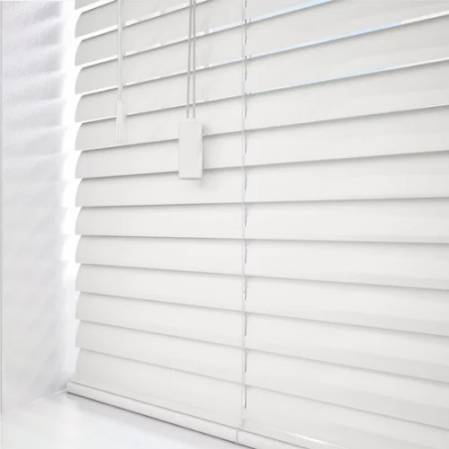 https://postmyblinds.co.uk/hub/blinds/metal-venetian-blind/moon-cds-metal-venetian-blind-4.webp