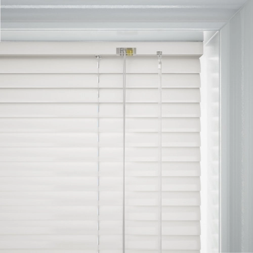 https://postmyblinds.co.uk/hub/blinds/metal-venetian-blind/moon-cds-metal-venetian-blind-6.webp