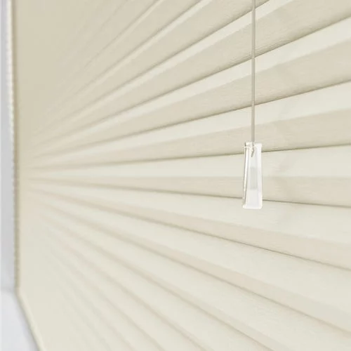 https://postmyblinds.co.uk/hub/blinds/pleated-blind/agustus-cream-pleated-blind-4.webp