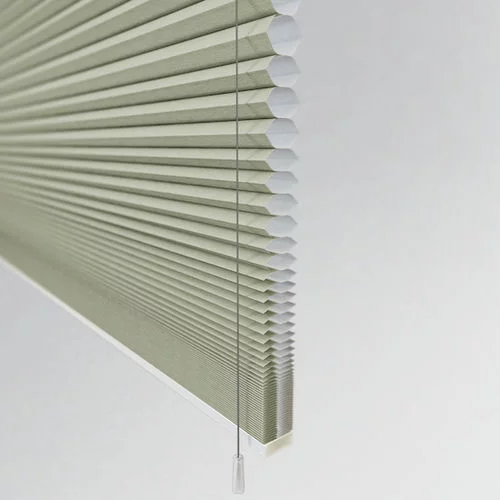 https://postmyblinds.co.uk/hub/blinds/pleated-blind/primodal-cream-pleated-blind-4.webp