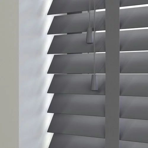 https://postmyblinds.co.uk/hub/blinds/real-wood-blind/brynn-st-35mm-tape-real-wood-blind-2.webp