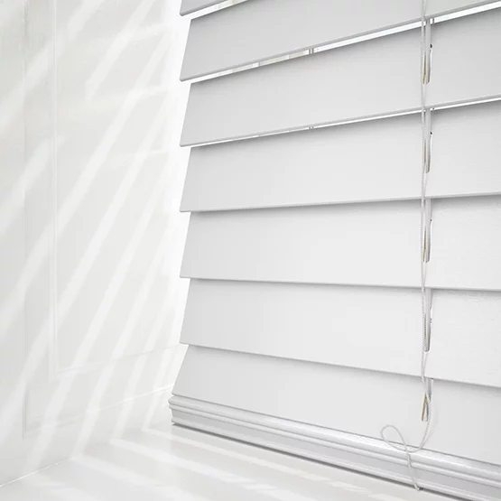 https://postmyblinds.co.uk/hub/blinds/real-wood-blind/cia-ss-bright-white-real-wood-blind-3.webp