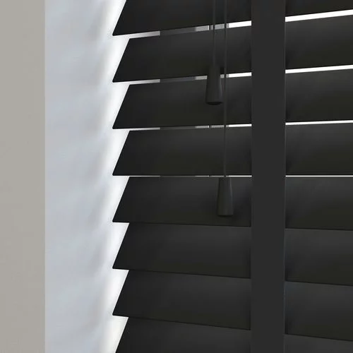 https://postmyblinds.co.uk/hub/blinds/real-wood-blind/columbine-st-35mm-tape-real-wood-blind-2.webp