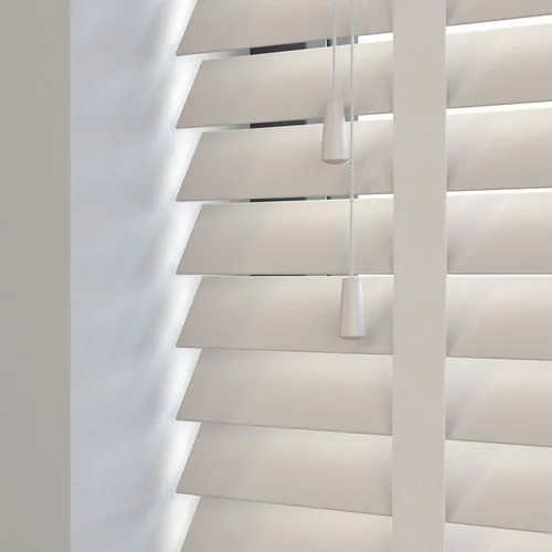 https://postmyblinds.co.uk/hub/blinds/real-wood-blind/inez-st-35mm-tape-real-wood-blind-2.webp