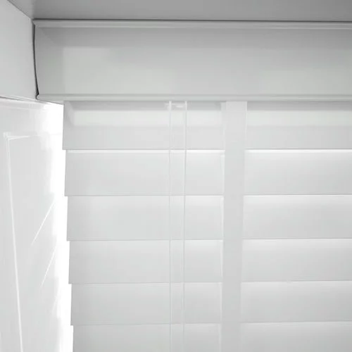 https://postmyblinds.co.uk/hub/blinds/real-wood-blind/pure-wood-gloss-white-with-tapes-real-wood-blind-3.webp