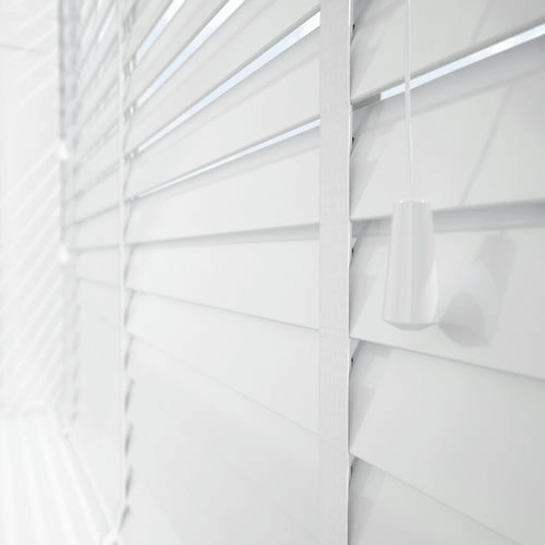 https://postmyblinds.co.uk/hub/blinds/real-wood-blind/pure-wood-gloss-white-with-tapes-real-wood-blind-8.webp