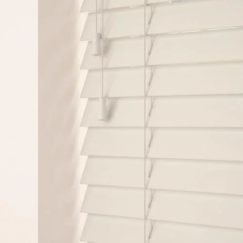https://postmyblinds.co.uk/hub/blinds/real-wood-blind/vinca-ss-35mm-slat-real-wood-blind-2.webp