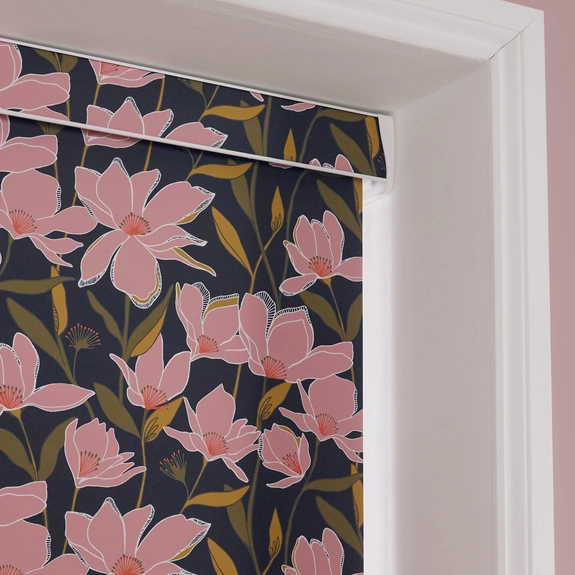 https://postmyblinds.co.uk/hub/blinds/roller-blind/azalea-pink-blackout-bath-roller-blind-7.webp