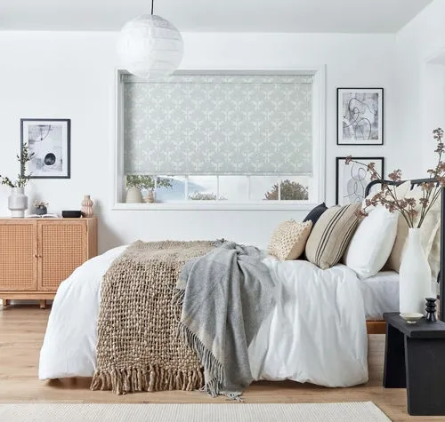 https://postmyblinds.co.uk/hub/blinds/roller-blind/kaitlyn-blackout-silver-roller-blind-2.webp