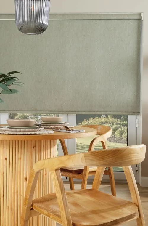 https://postmyblinds.co.uk/hub/blinds/roller-blind/savanna-grass-roller-blind-2.webp