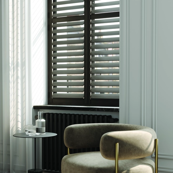 https://postmyblinds.co.uk/hub/blinds/shutter-blind/annalyn-chestnut-shutter-blind-2.webp