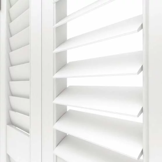 https://postmyblinds.co.uk/hub/blinds/shutter-blind/antonia-silk-white-shutter-blind-2.webp