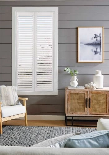 https://postmyblinds.co.uk/hub/blinds/shutter-blind/matilda-cotton-white-shutter-blind-7.webp