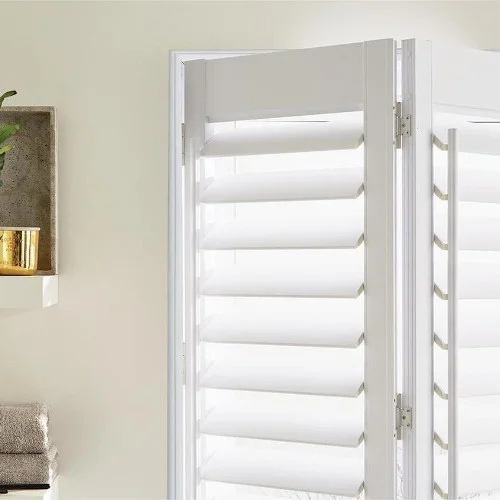 https://postmyblinds.co.uk/hub/blinds/shutter-blind/moira-arctic-white-shutter-blind-2.webp